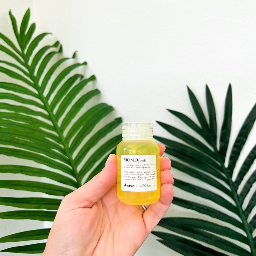 Davines Momo Body Wash Rare Find Travel Size - Picture 2 of 5